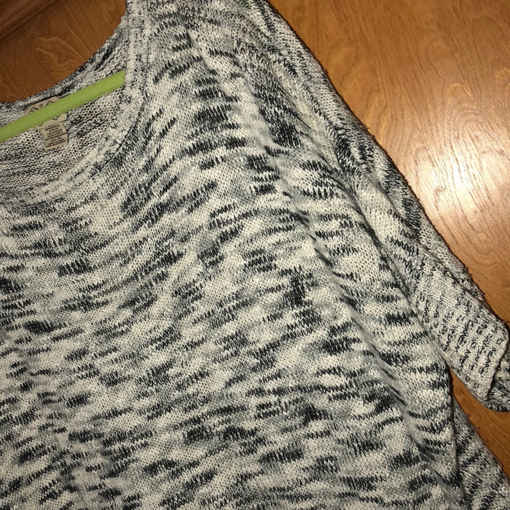 Sweater - Picture 2 of 3
